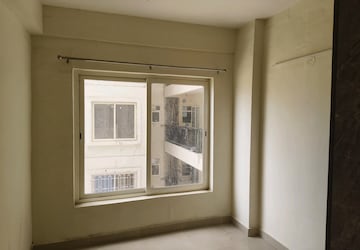 Room in 4 BHK Apartment at One Indiabulls, Sector 104 – for Sale
