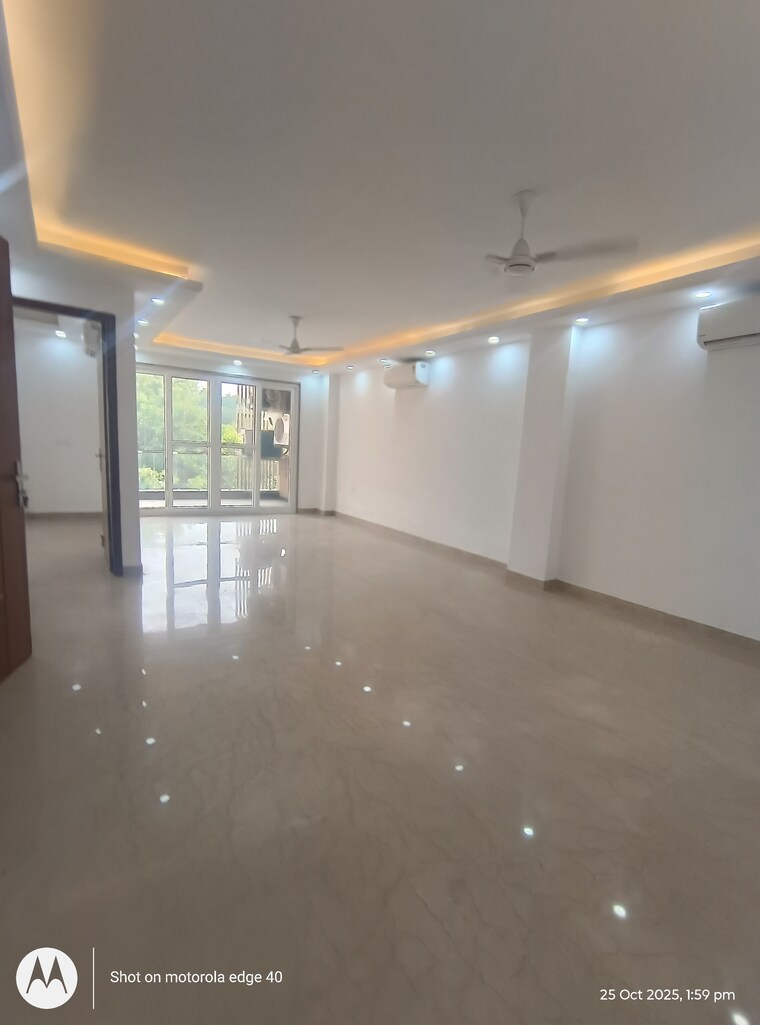 Dining area, kalkaji 3 Bedroom 200 Sq.Yd. Builder Floor In Kalkaji Delhi 9347497