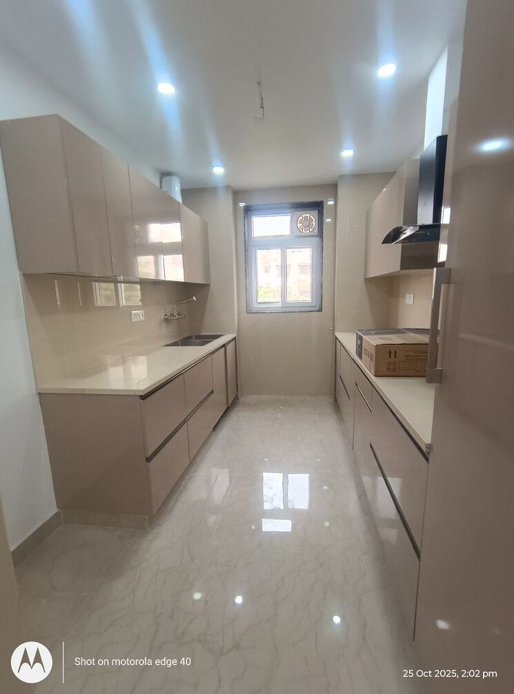 Kitchen, kalkaji 3 Bedroom 200 Sq.Yd. Builder Floor In Kalkaji Delhi 9347497