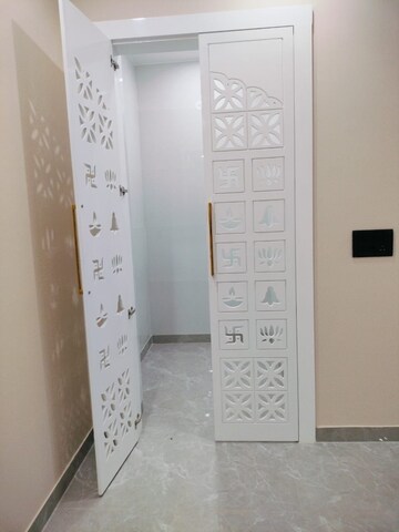 Furnished Amenities in 3 BHK Builder Floor at Sector 15 – for Rent