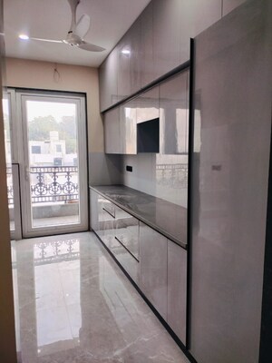 Building Lobby in 3 BHK Builder Floor at Sector 15 – for Rent