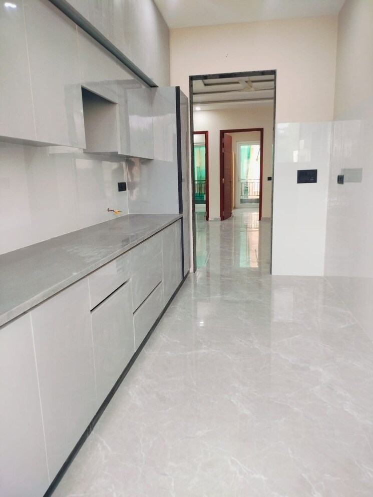 Kitchen, sector 15 3 Bedroom 2000 Sq.Ft. Builder Floor In Sector 15 Gurgaon 9347503