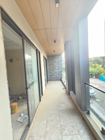 Building Lobby in 3 BHK Apartment at DLF Alameda, Sector 73 – for Rent