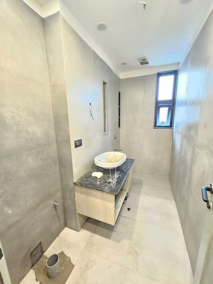 Bathroom, dlf-alameda 3 Bedroom 250 Sq.Ft. Apartment In Sector 73 Gurgaon 9347506