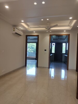 Room in 3 BHK Builder Floor at Sector 45 – for Rent