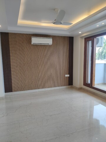 Room in 3 BHK Builder Floor at Sector 45 – for Rent
