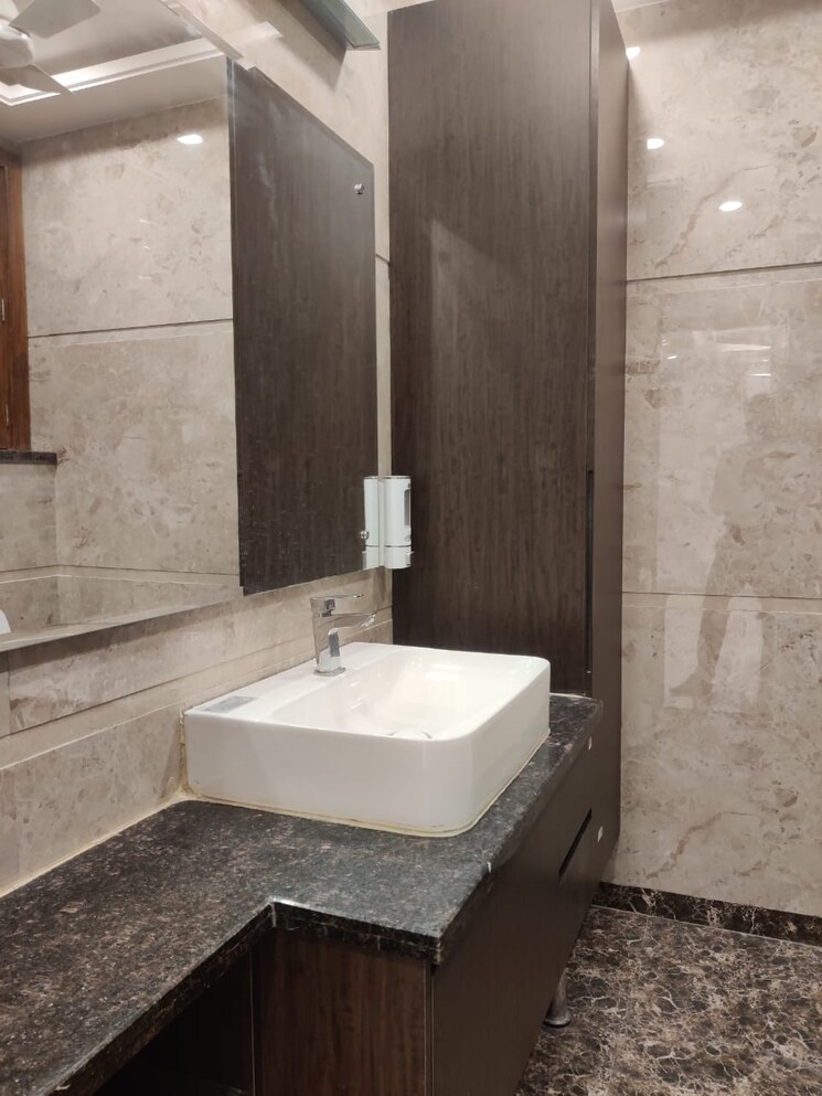 Bathroom, sector 45 3 Bedroom 2300 Sq.Ft. Builder Floor In Sector 45 Gurgaon 9347505