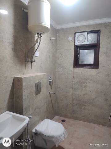 Master Bedroom in 4 BHK Builder Floor at Mehrauli – for Sale