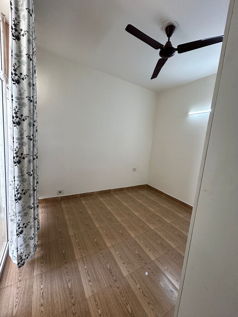 Room, tulip-white 3 Bedroom 1326 Sq.Ft. Apartment In Sector 69 Gurgaon 9347519