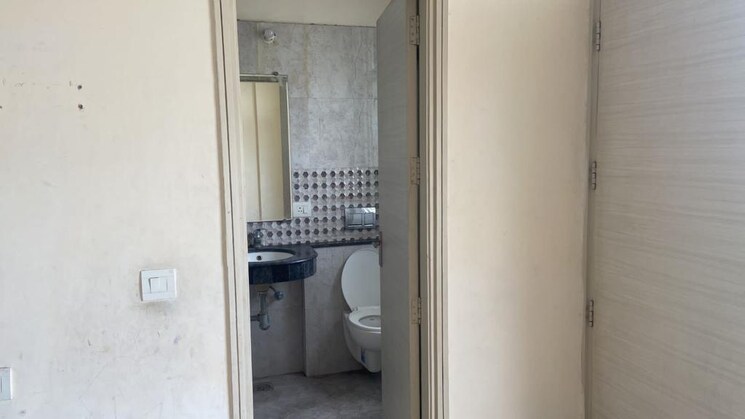 Bathroom, malwa-escon-primera 3 Bedroom 2050 Sq.Ft. Apartment In International Airport Road Zirakpur 9347529