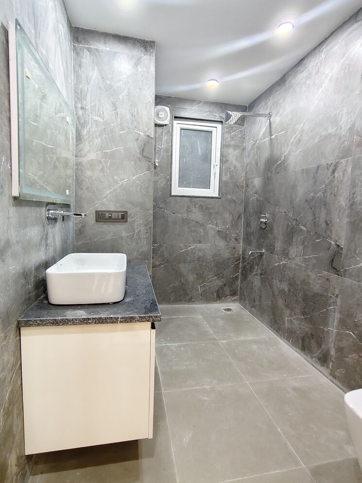 Bathroom, saket 3 Bedroom 2000 Sq.Ft. Builder Floor In Saket Delhi 9347556