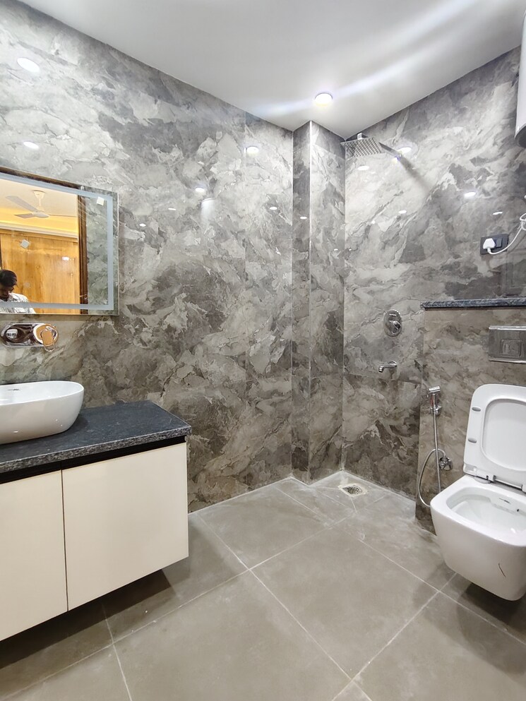 Bathroom, saket 3 Bedroom 2000 Sq.Ft. Builder Floor In Saket Delhi 9347556