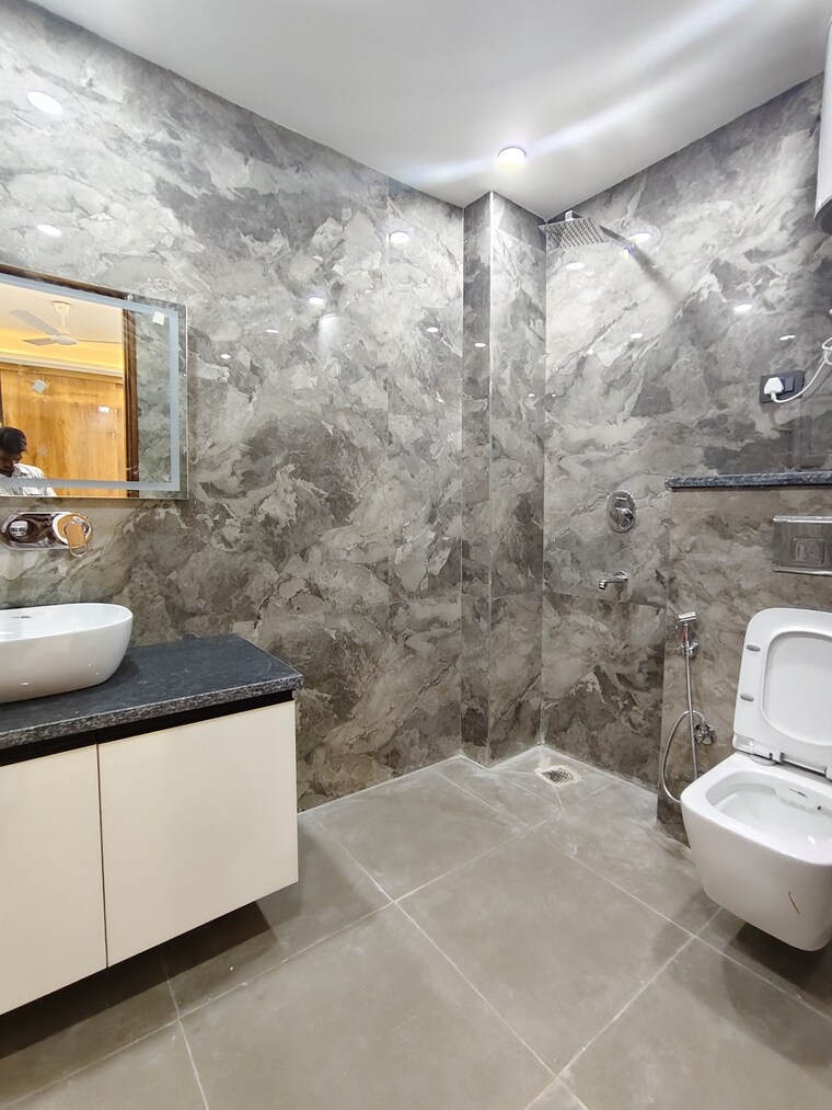 Bathroom, saket 3 Bedroom 2000 Sq.Ft. Builder Floor In Saket Delhi 9347556