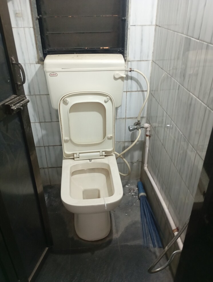 Bathroom, sai-prasad-chs 1 Bedroom 500 Sq.Ft. Apartment In Andheri East Mumbai 9347560