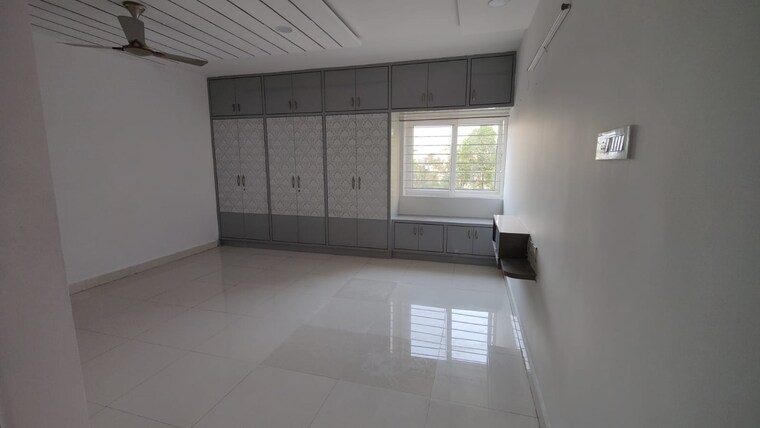 Room, smr-vinay-iconia-hyderabad 4 Bedroom 2925 Sq.Ft. Apartment In Kondapur Hyderabad 9347554