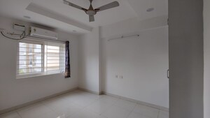 Room in 4 BHK Apartment at SMR Vinay Iconia Hyderabad, Kondapur – for Rent