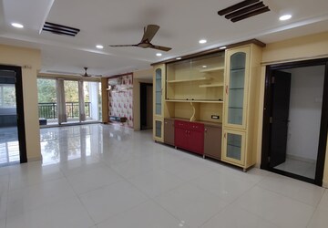 Room in 4 BHK Apartment at SMR Vinay Iconia Hyderabad, Kondapur – for Rent