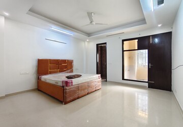 Master Bedroom in 3 BHK Builder Floor at Saket – for Rent
