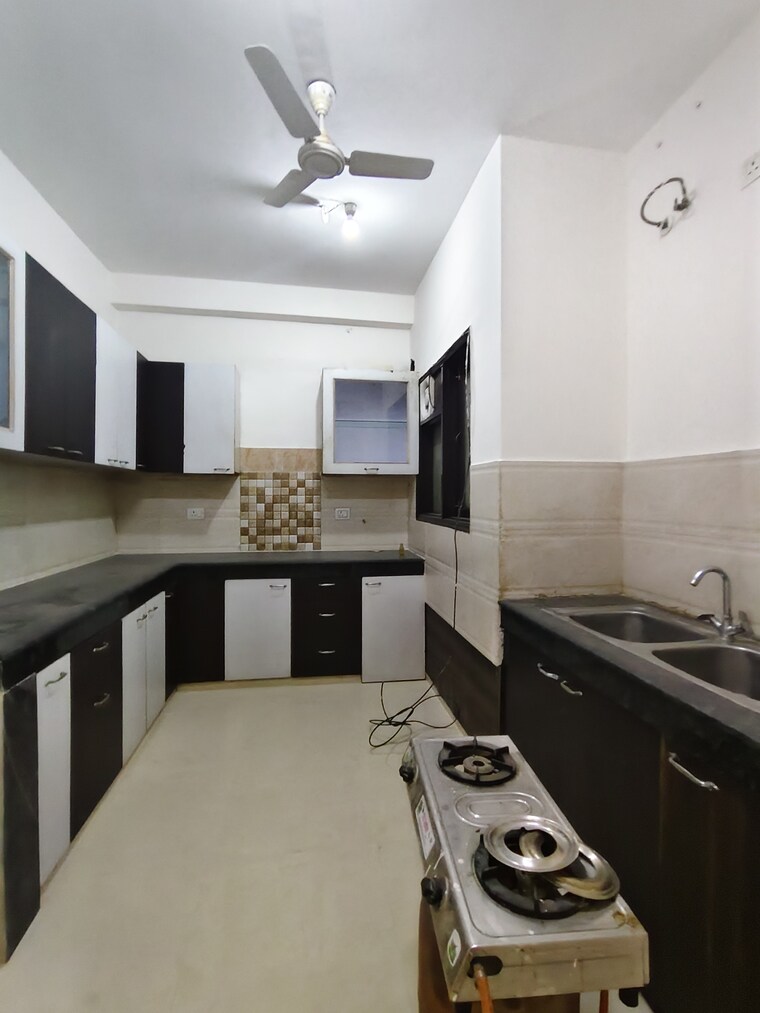 Kitchen, saket 3 Bedroom 1500 Sq.Ft. Builder Floor In Saket Delhi 9347569