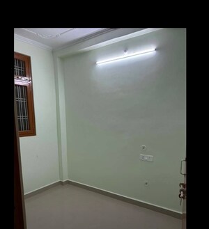 Room in 2 BHK Independent House at Gomti Nagar – for Rent