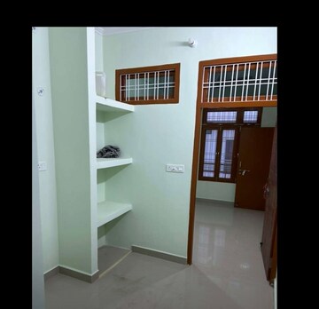 Room in 2 BHK Independent House at Gomti Nagar – for Rent