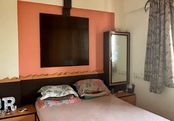 Bedroom in 2 BHK Apartment at Satellite Tower, Goregaon East – for Rent