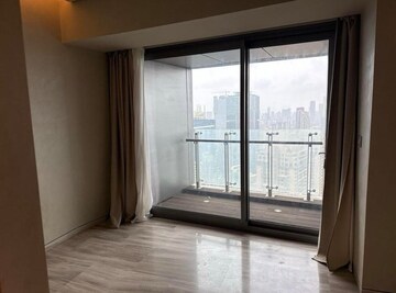 Room in 3 BHK Apartment at Lodha The World Towers World One Tier 2, Worli – for Rent