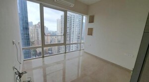 Room in 3 BHK Apartment at Indiabulls Blu, Worli – for Rent