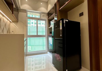 Team Area in 1 BHK Apartment at Goregaon West – for Sale