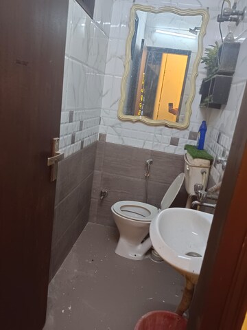 Bathroom in 1 BHK Builder Floor at Lajpat Nagar 4 – for Rent