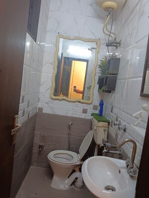 Bathroom in 1 BHK Builder Floor at Lajpat Nagar 4 – for Rent