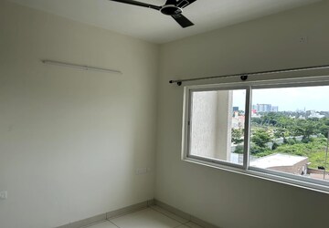Room in 3 BHK Apartment at Avalon Park At The Prestige City, Sarjapur Road – for Rent