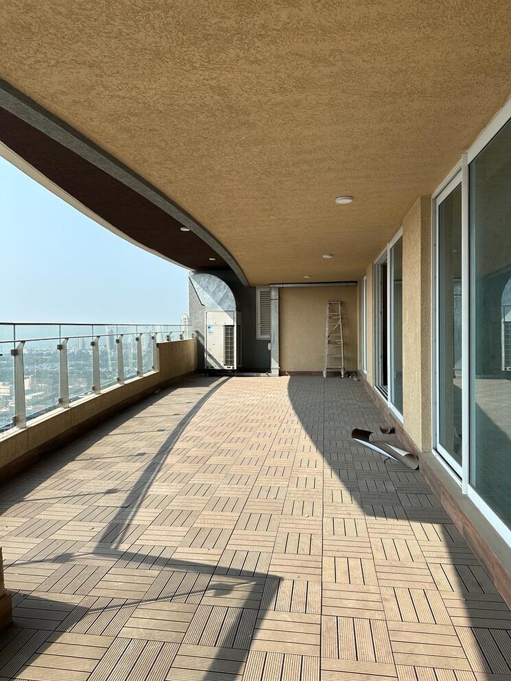 Balcony, lokhandwala-minerva-mahalaxmi 4 Bedroom 2208 Sq.Ft. Apartment In Mahalaxmi Mumbai 9347641