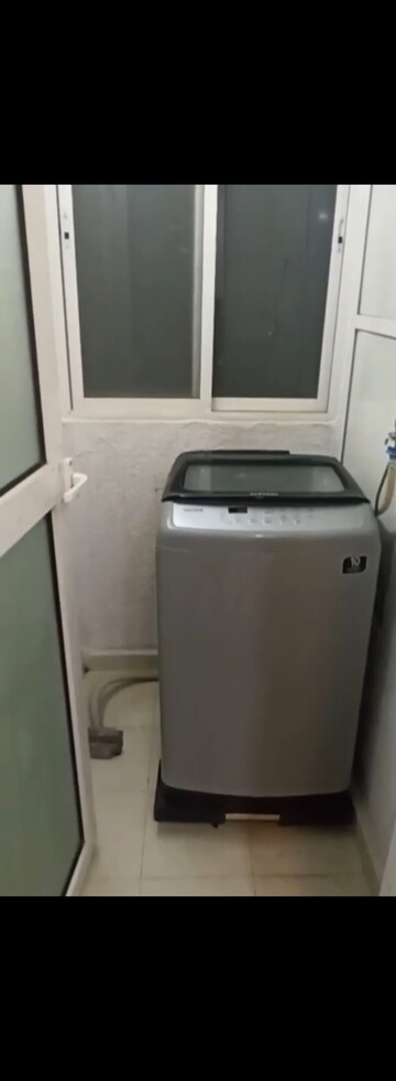 Furnished Amenities in 1 BHK Apartment at Lodha Amara, Kolshet Road – for Rent