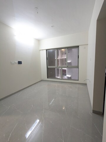 Room in 1 BHK Apartment at Veena Smart Homes, Kandivali West – for Rent