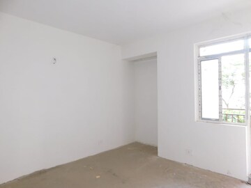 Room in 3.5 BHK Apartment at Gulshan Ikebana, Sector 143 – for Sale