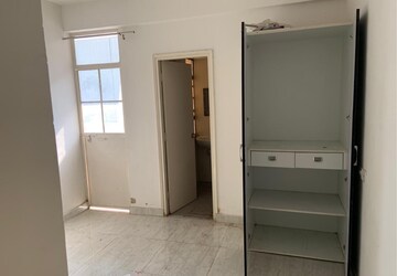 Room in 2 BHK Apartment at Signature Solera Apartment, Sector 107 – for Sale