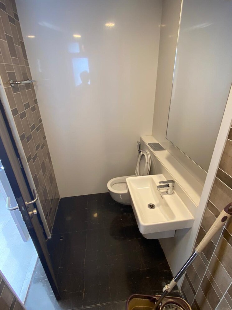 Bathroom, lodha-the-park 3 Bedroom 1211 Sq.Ft. Apartment In Worli Mumbai 9347689