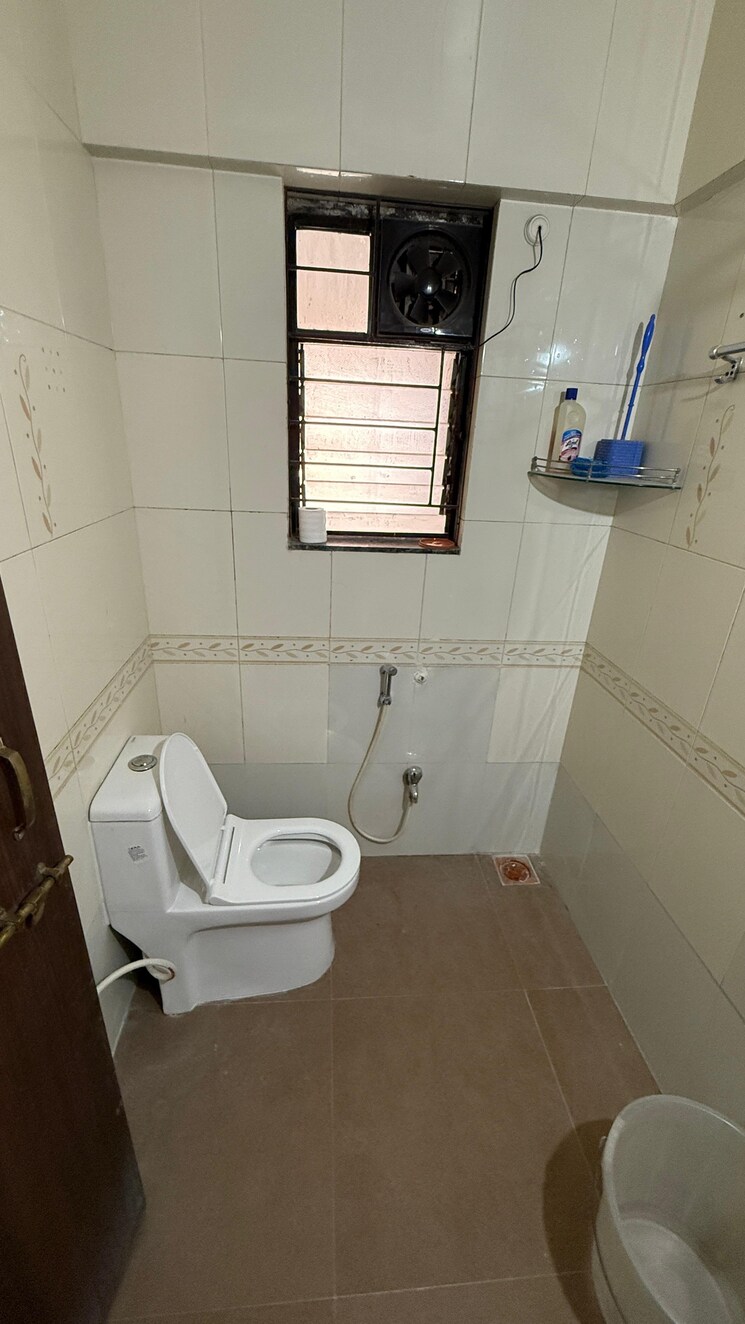 Bathroom, kapil-malhar-apartment 2 Bedroom 1300 Sq.Ft. Apartment In Baner Pune 9347739