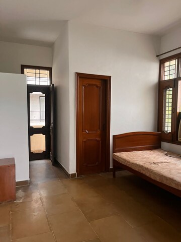 1 RK Independent House For Rent in Sector 21