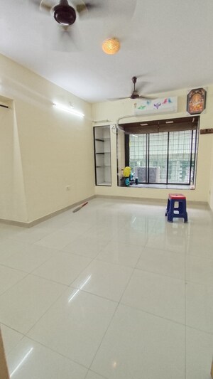 2.5 BHK Apartment For Sale in Oberoi Realty Woods, Goregaon East