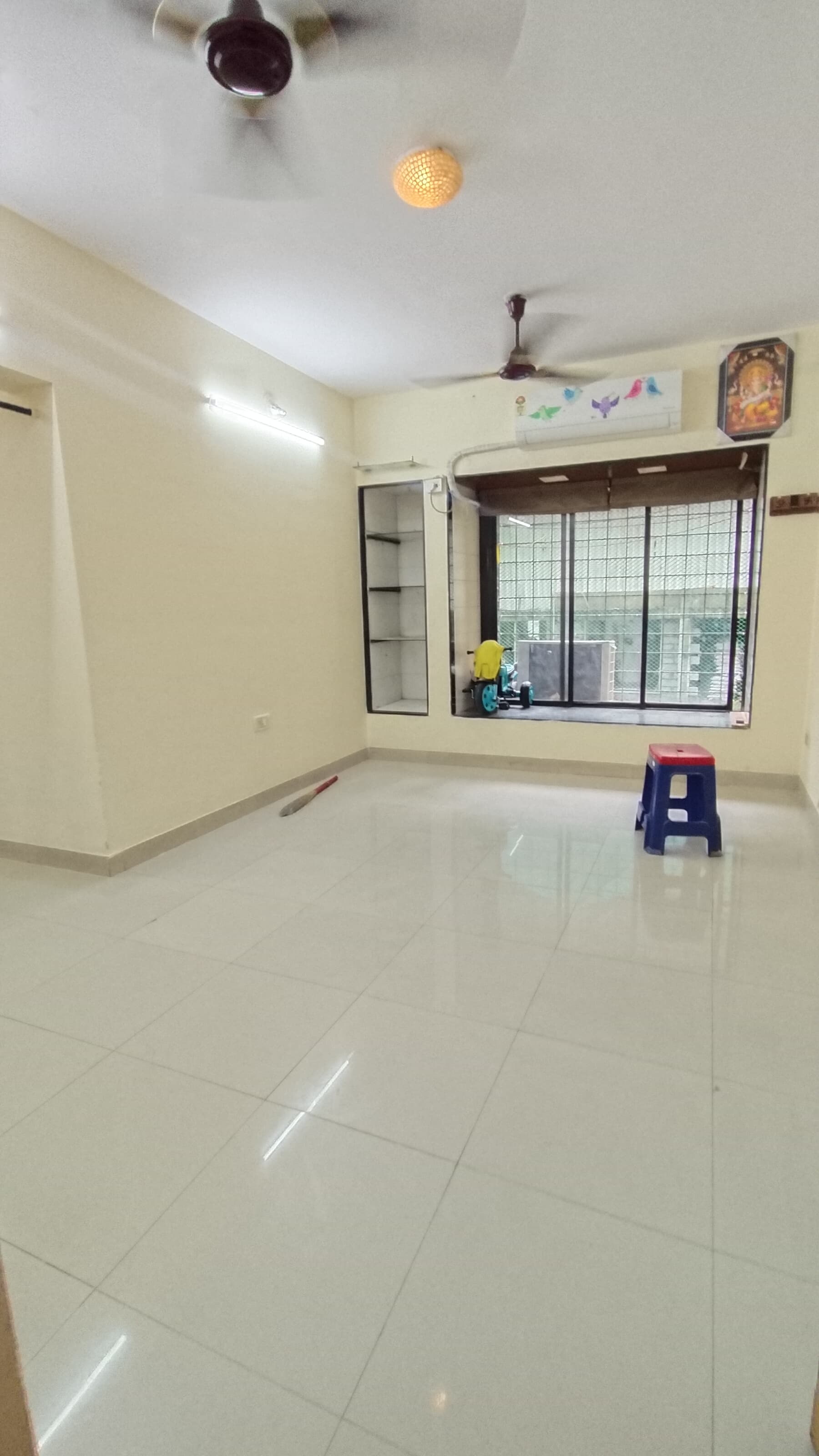 2.5 BHK Apartment For Sale in Oberoi Realty Woods