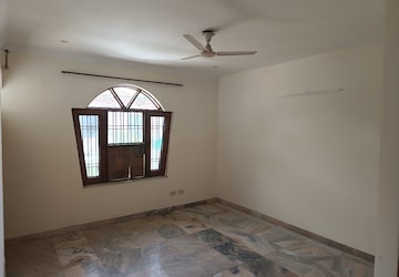 4 BHK Builder Floor For Rent in Sector 17