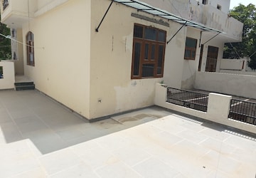 4 BHK Builder Floor – Exterior View View at Sector 17 - for Rent