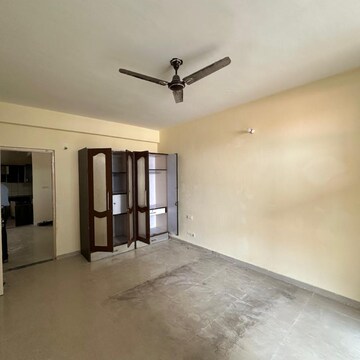 Room in 2 BHK Apartment at Omaxe Heights, Sector 86 – for Rent