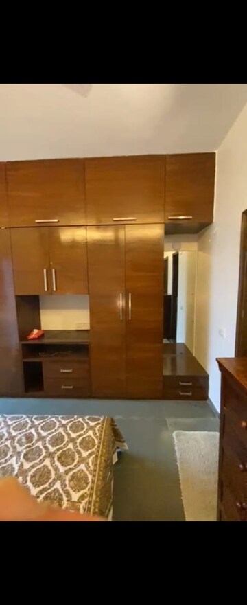 Furnished Amenities in 2 BHK Apartment at Venus Apartments Worli, Worli – for Rent