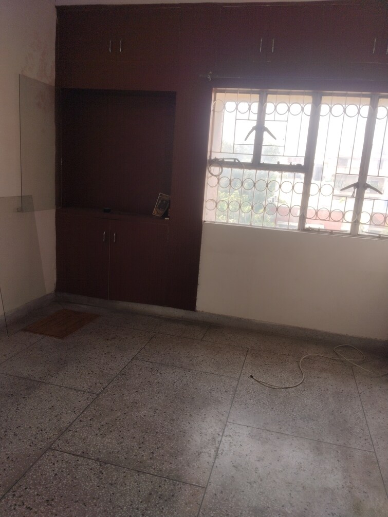 Room, sarita vihar 2 Bedroom 1150 Sq.Ft. Apartment In Sarita Vihar Delhi 9347725