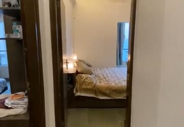 Bedroom in 2 BHK Apartment at Venus Apartments Worli, Worli – for Rent