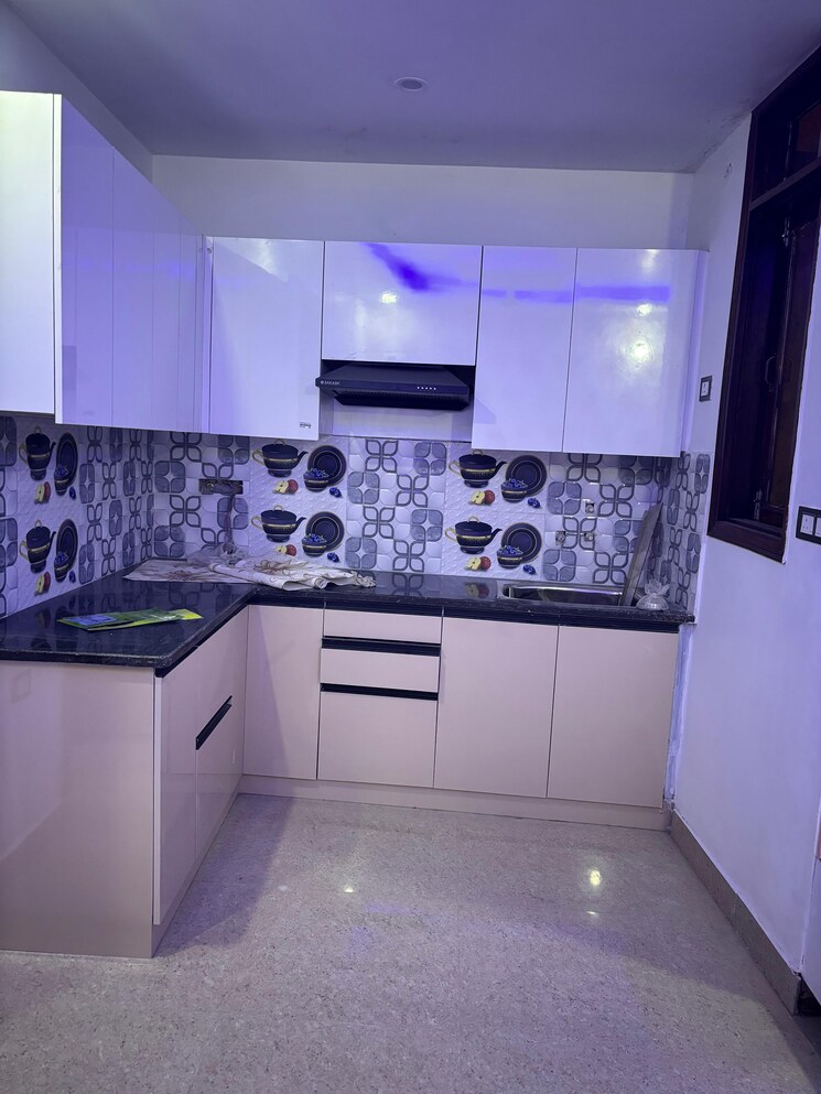 Kitchen, sector 73 2 Bedroom 1100 Sq.Ft. Builder Floor In Sector 73 Noida 9347769