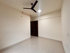 Room in 1 BHK Apartment at Sheth Avante, Kanjurmarg West – for Rent